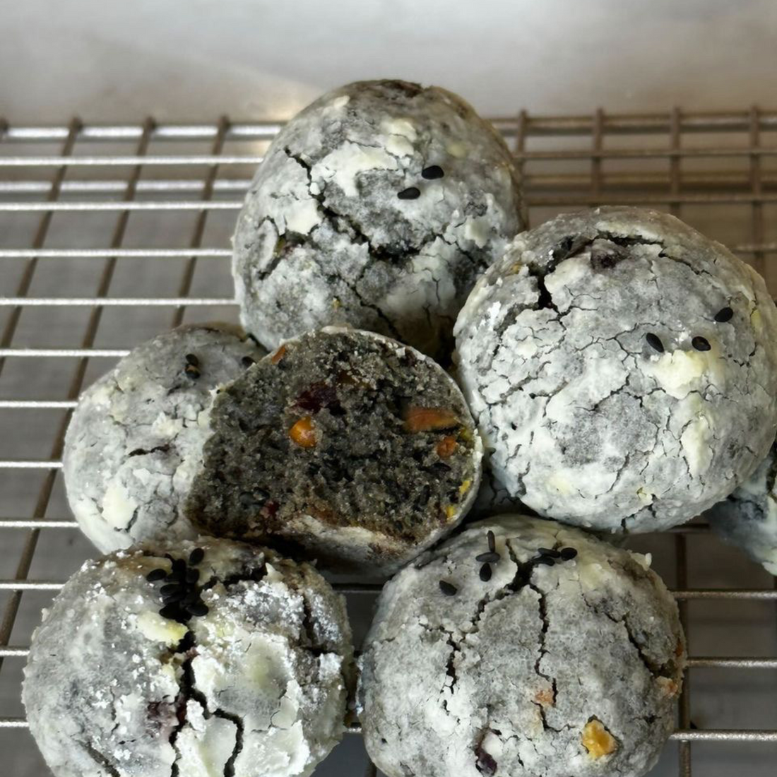 black sesame snowy crinkle cookies